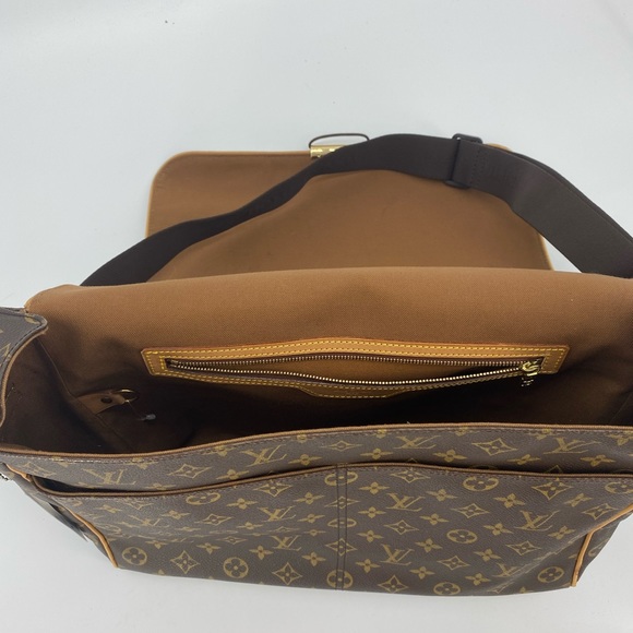 Louis Vuitton Bastille Messenger bag - Picture 13 of 14